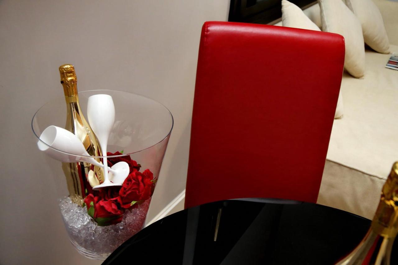 ซิสตินา ทเวนตี้ทรี ลักชัวรี รูม Hotel โรม ภายนอก รูปภาพ
