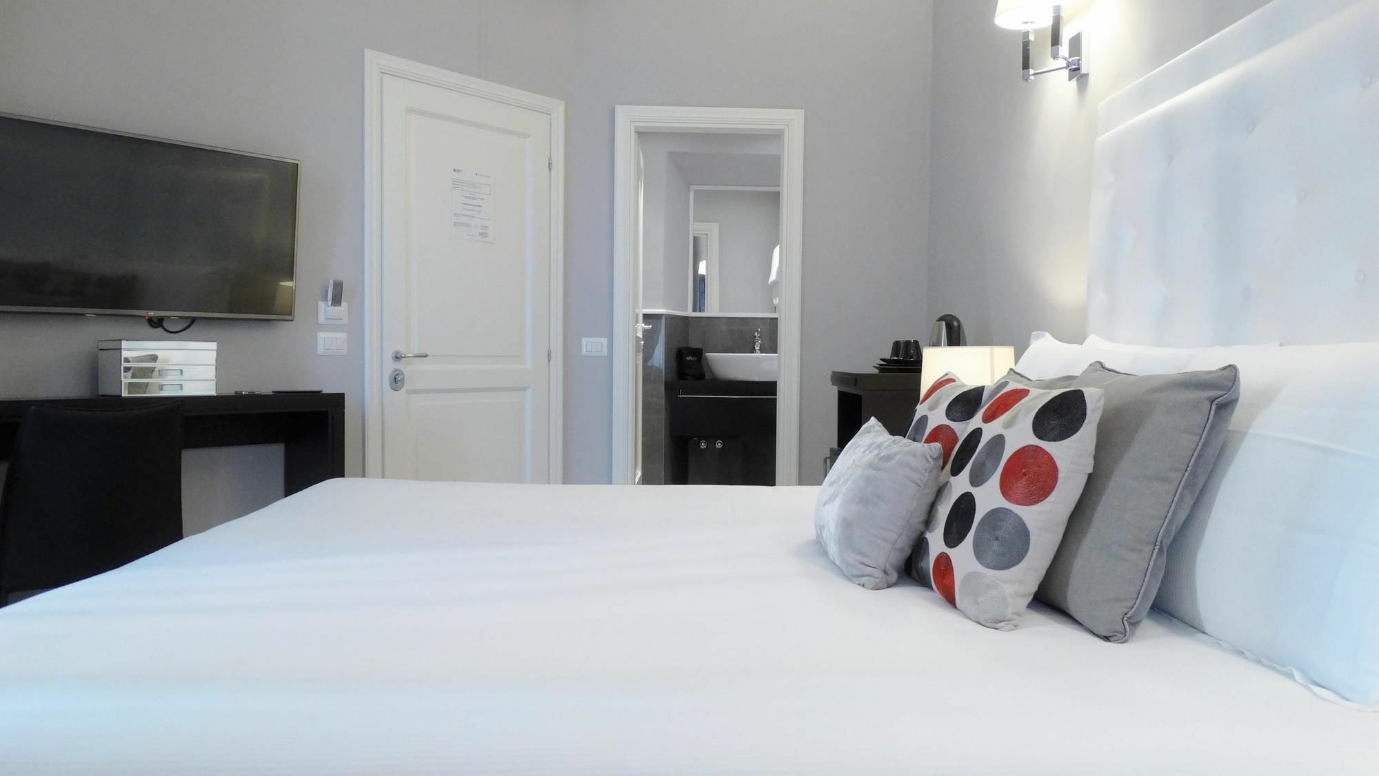 ซิสตินา ทเวนตี้ทรี ลักชัวรี รูม Hotel โรม ภายนอก รูปภาพ